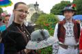 Jemne vyšívaný kalap  tanečníkov z Jahodnej získal druhé miesto v súťaži o najoriginálnejší kalap na karičke..